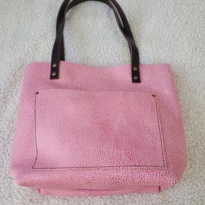 Portland leather medium classic tote in bubblegum